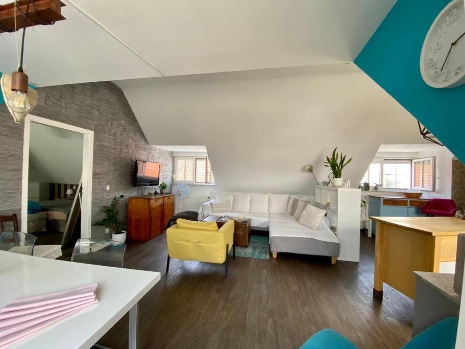 ראסטאט Light Flow Stylish Attic House. M. Balcony מראה חיצוני תמונה